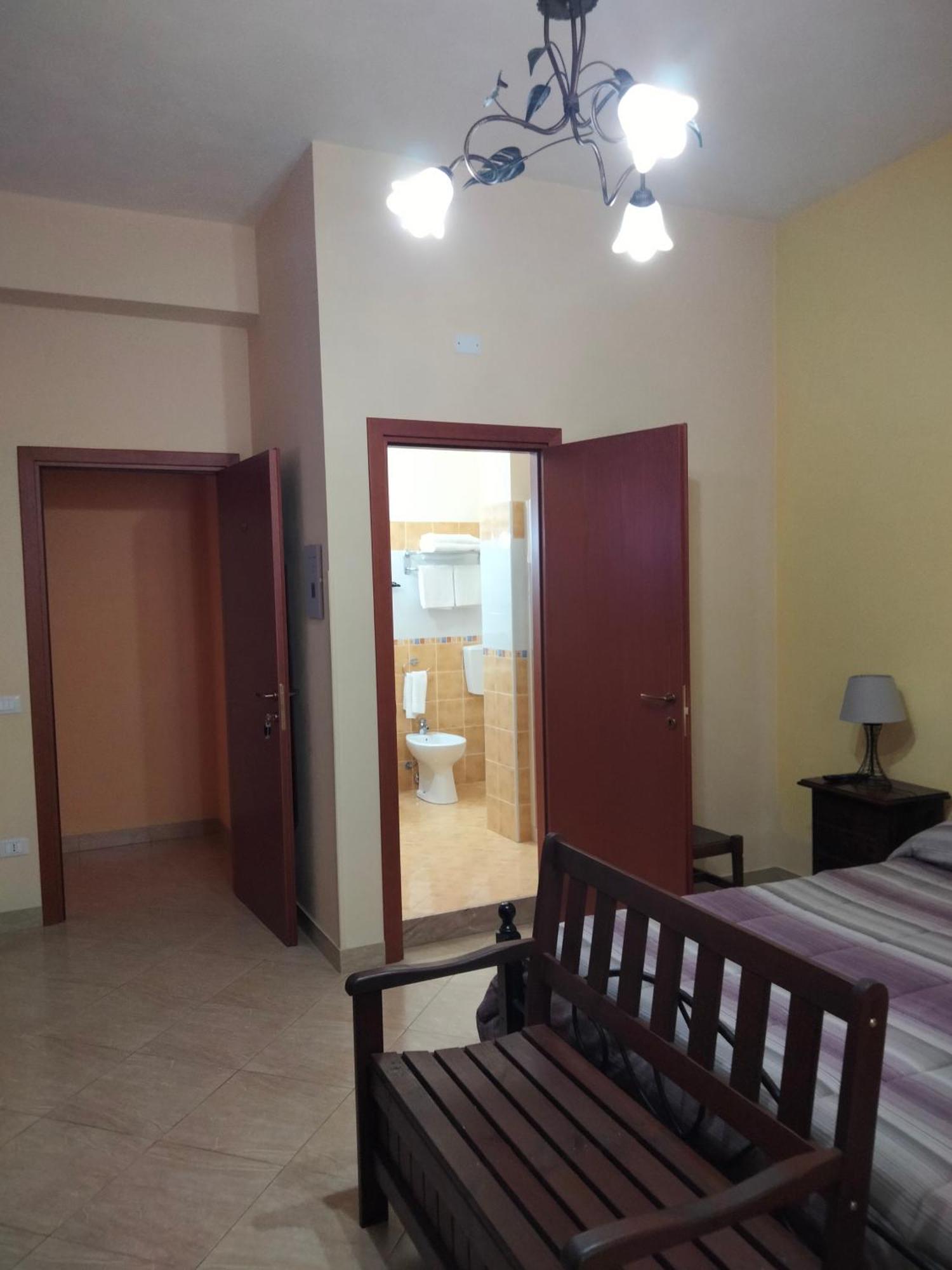 The Best Rooms & Apartments - Parcheggia Gratis Sotto Casa Ed Entra - Mazara del Vallo Exterior foto